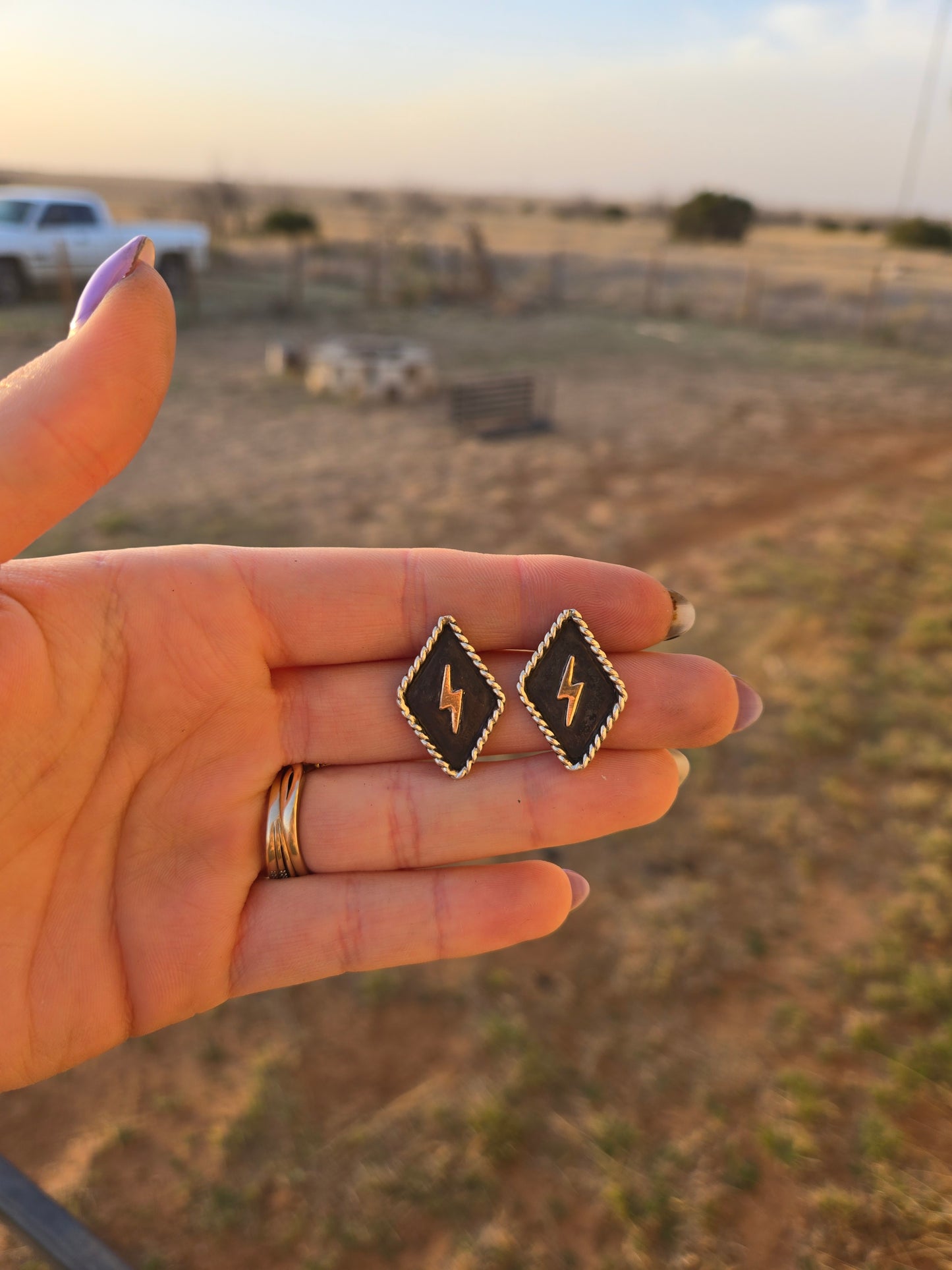 Bolt Shadowbox Studs
