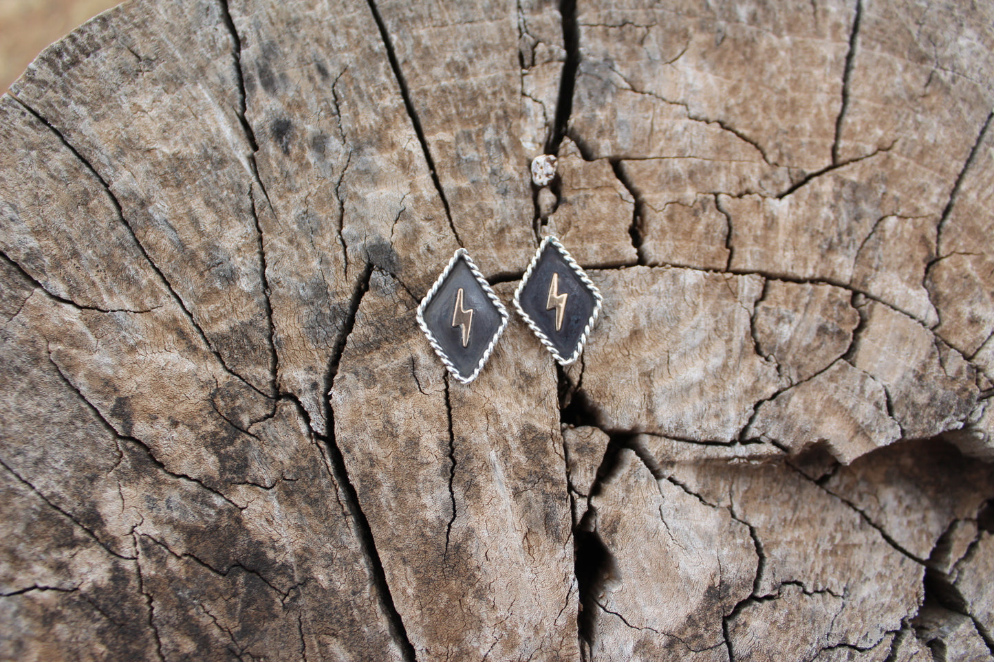 Bolt Shadowbox Studs